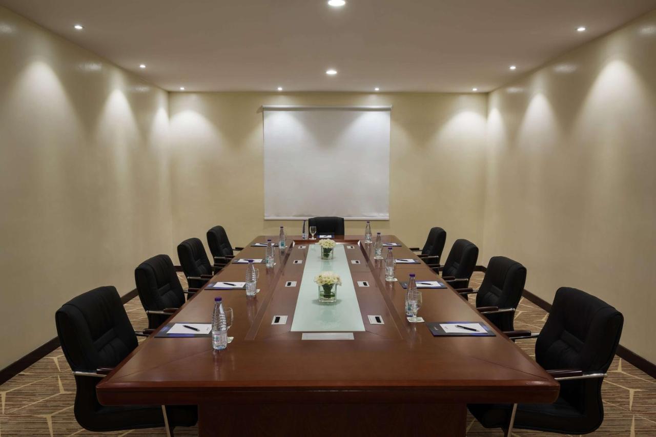 Radisson Blu Hotel, Buraidah Extérieur photo