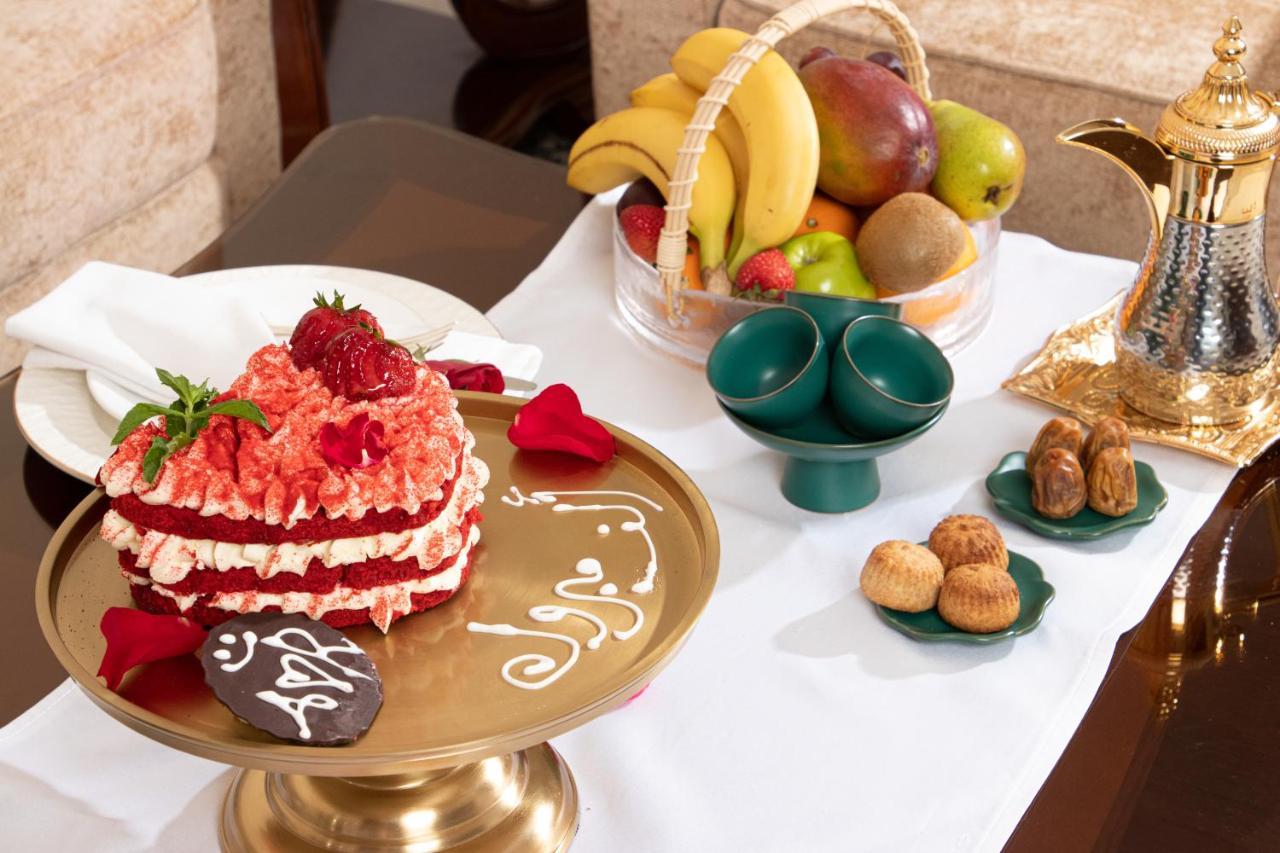 Radisson Blu Hotel, Buraidah Extérieur photo