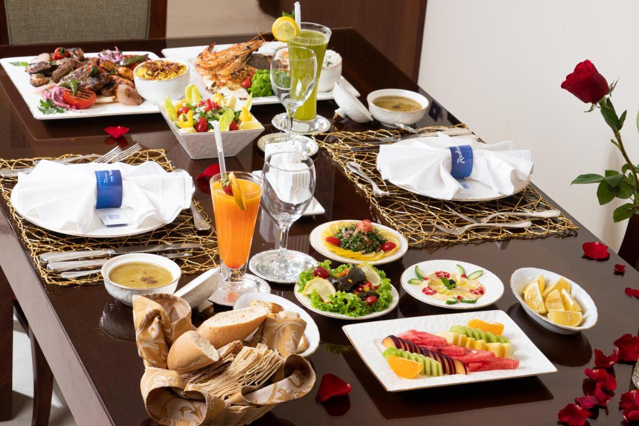 Radisson Blu Hotel, Buraidah Extérieur photo