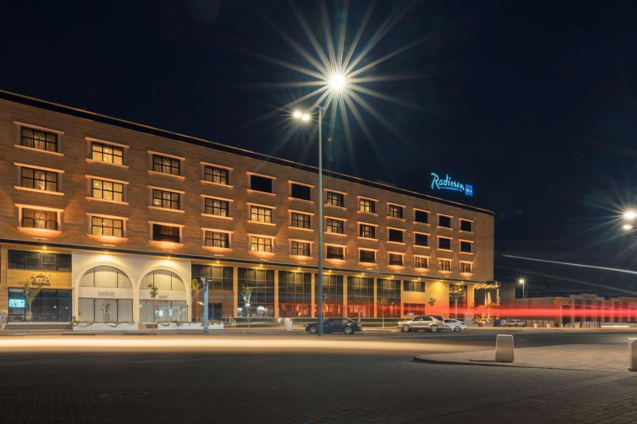 Radisson Blu Hotel, Buraidah Extérieur photo