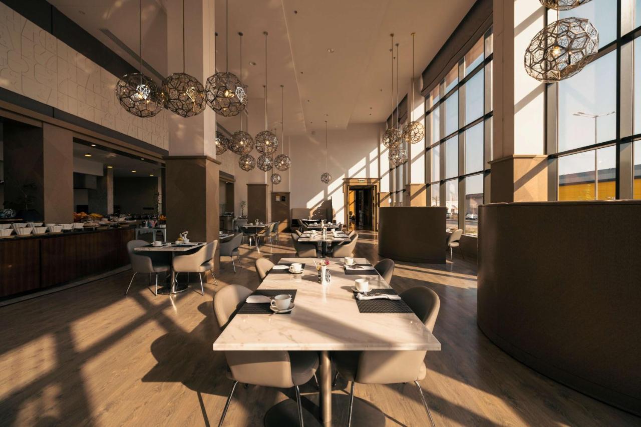 Radisson Blu Hotel, Buraidah Extérieur photo