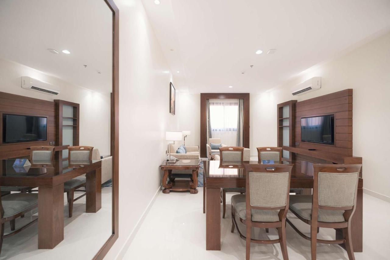 Radisson Blu Hotel, Buraidah Extérieur photo
