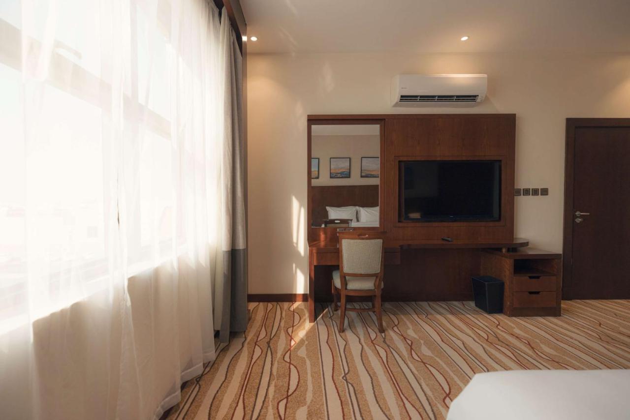 Radisson Blu Hotel, Buraidah Extérieur photo