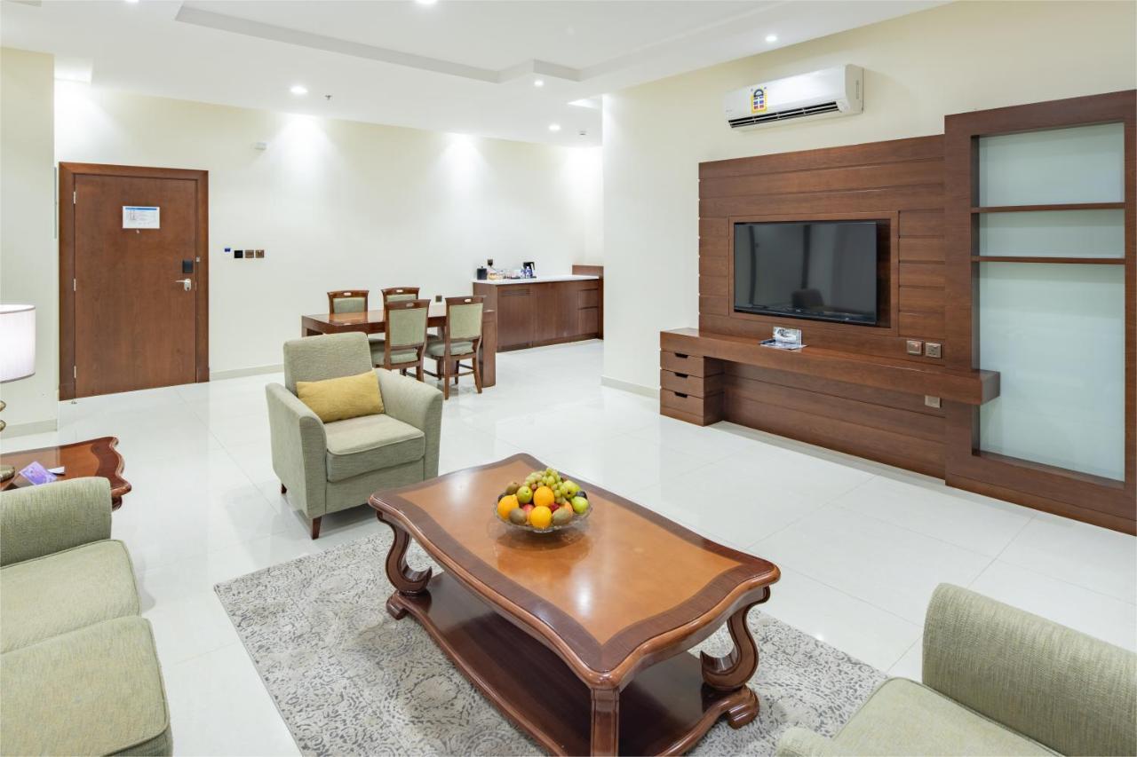 Radisson Blu Hotel, Buraidah Extérieur photo
