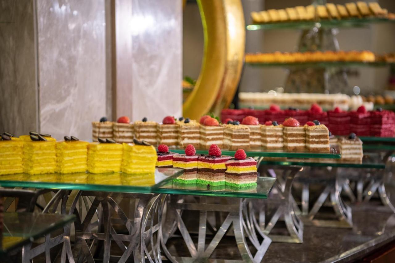 Radisson Blu Hotel, Buraidah Extérieur photo
