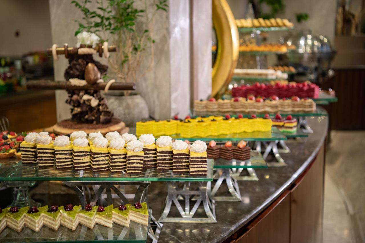 Radisson Blu Hotel, Buraidah Extérieur photo